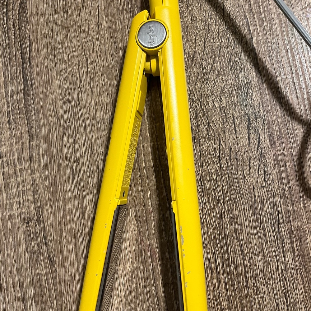 Drybar Hair Straightener - Picture 7 of 7